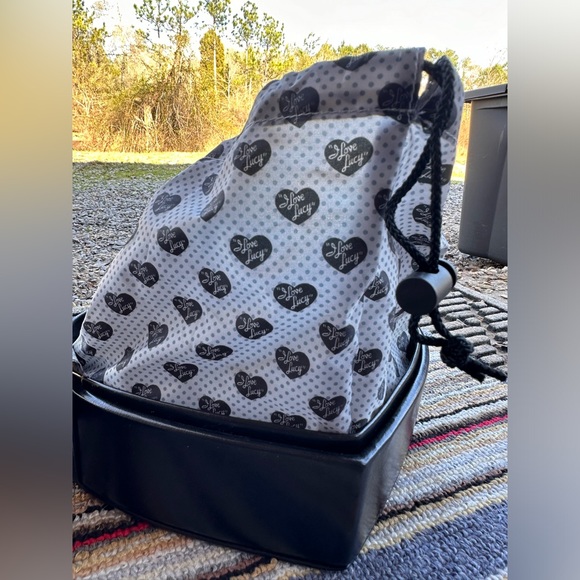 Rare Heart Shaped I Love Lucy Travel Case/Makeup Bag - Picture 5 of 11